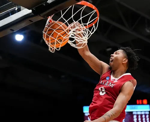 Miami (Ohio) gets help from raucous crowd on way to first March Madness win in 27 years