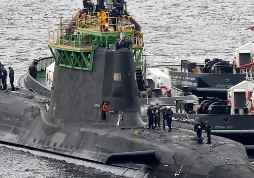 Iranian man, 2nd person arrested after allegedly trying to enter UK nuclear missile base: report