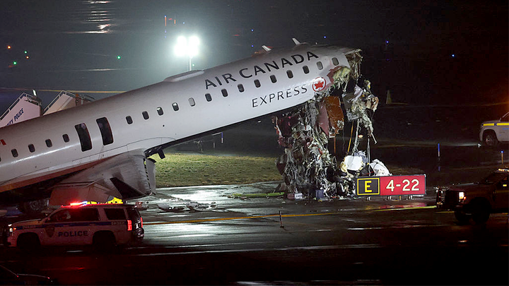 Air Canada Plane Collides with Fire Truck, New York LaGuardia Airport Fully Shut Down