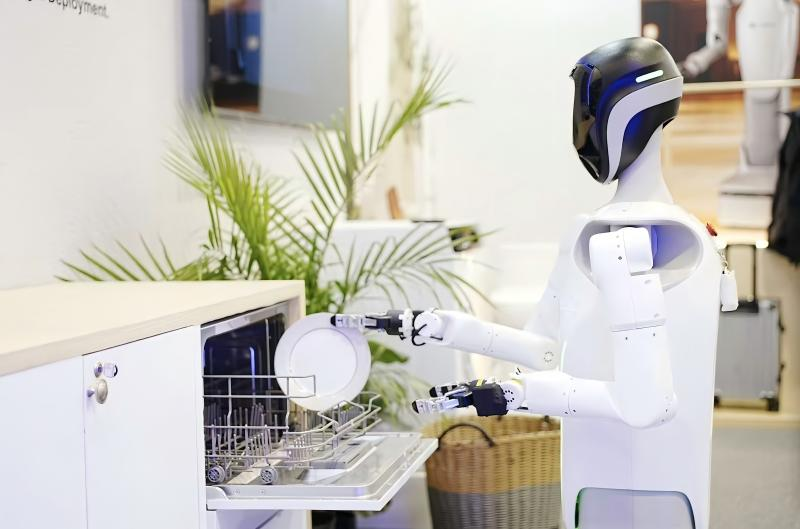 At CES 2026, UniX AI's Wanda humanoid robot demonstrates precise dishwashing, showcasing the practicality of home service robots.