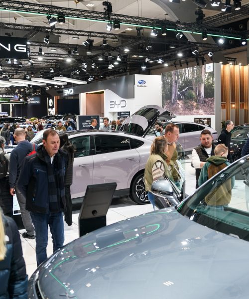 Global Oil Crisis & the EV Market: Opportunities and Risks