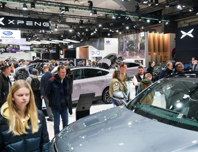 Global Oil Crisis & the EV Market: Opportunities and Risks