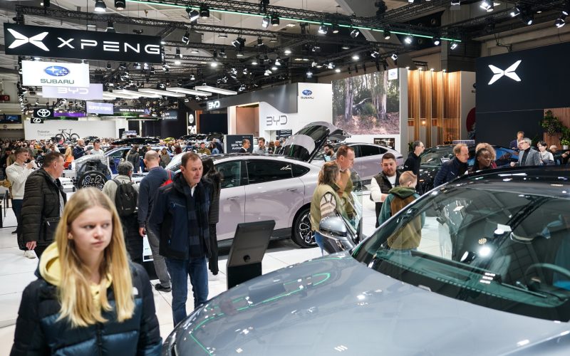 Global Oil Crisis & the EV Market: Opportunities and Risks
