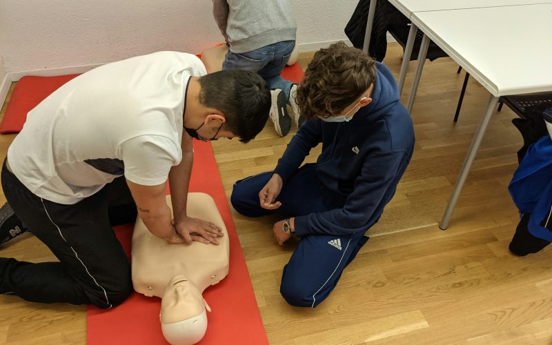 First Aid for Fainting: Safe Emergency Response to Unconsciousness